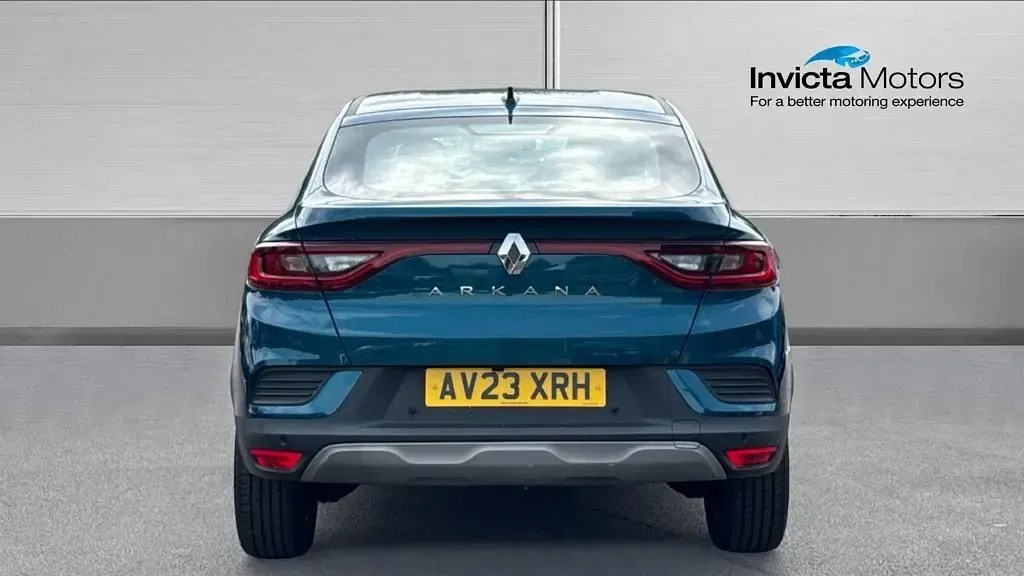 Used Renault Arkana Evolution 138 HP (101 kW) 2023 Zanzibar blue SUV