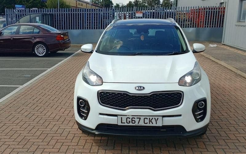 White Used 2016 Kia Sportage 3 SUV | £9,500 (Fair price) - Image 1/4