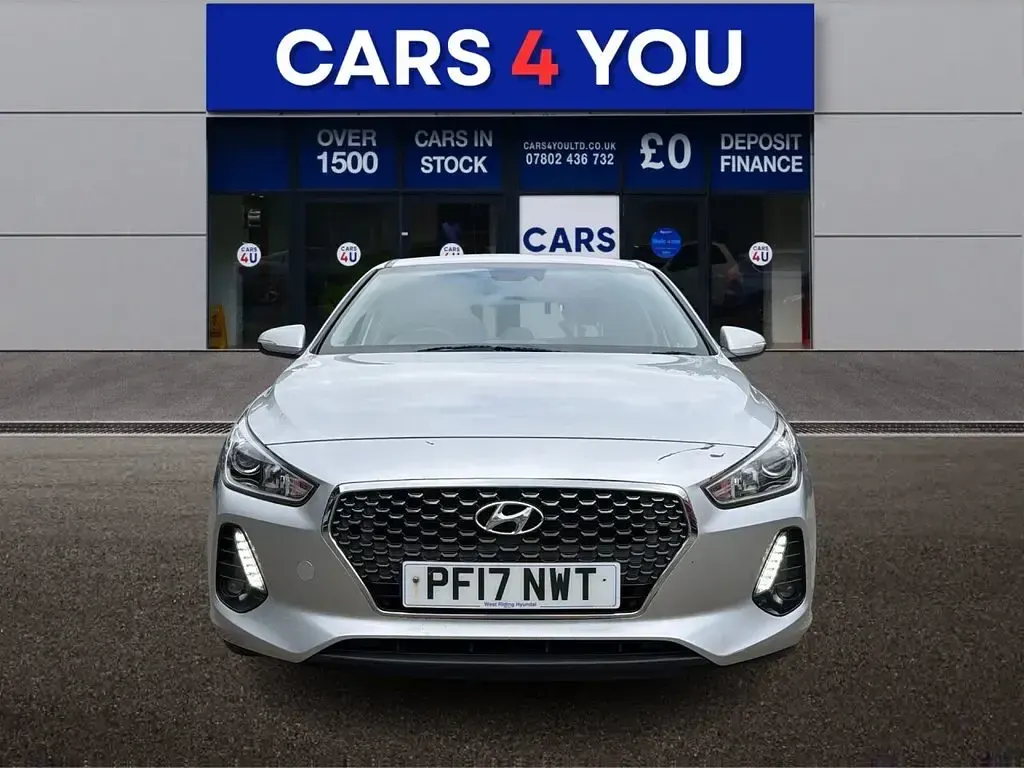 Used Hyundai i30 SE 140 HP (102 kW) 2017 Silver Hatchback