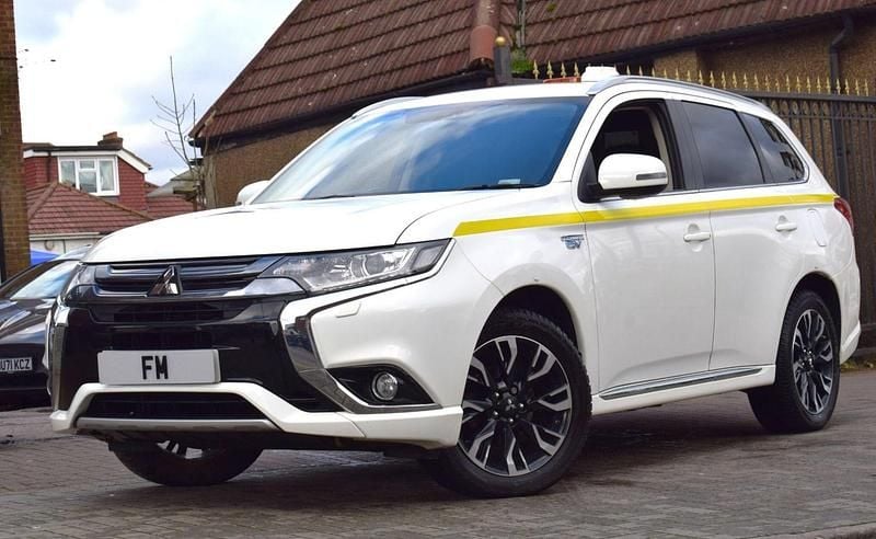Used Mitsubishi Outlander P-HEV 2018 White