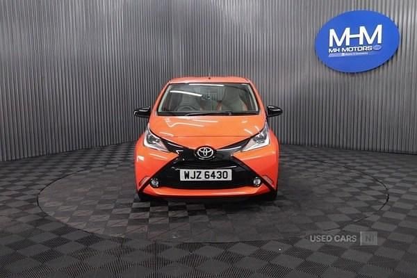 Used Toyota Aygo X-cite 68 HP (50 kW) 2014 Orange Hatchback