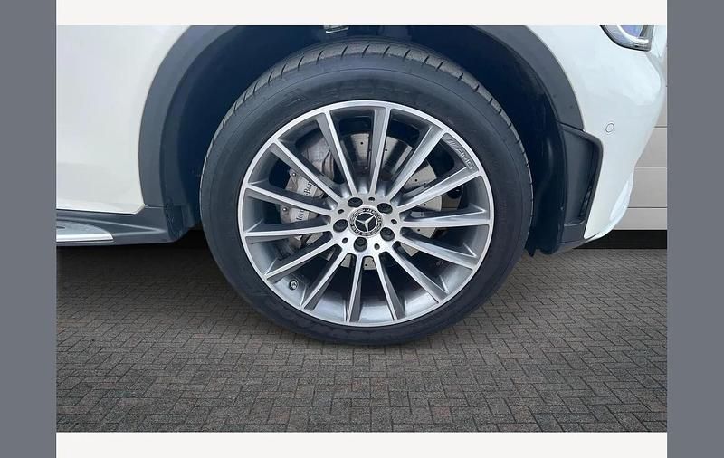 Used Mercedes GLC300e AMG Line Premium 254 HP (186 kW) 2023 White Coupe