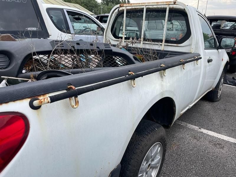 Usado Mitsubishi L200 134 CV (98 kW) 2009 Blanco Pickup/Camioneta