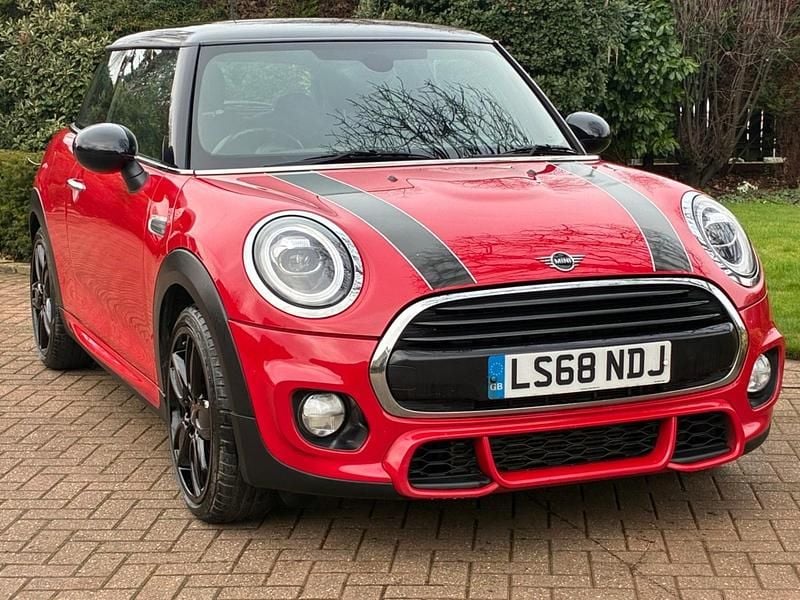Used Mini Cooper D Hatch 2018 Red Hatchback