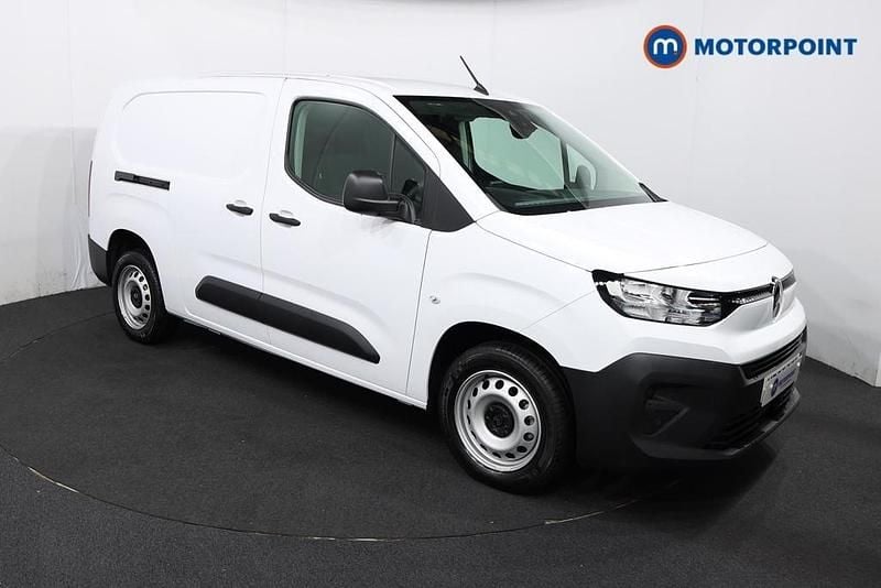 White New 2025 Citroën Berlingo Van | £16,299 (Super price) - Image 1/4
