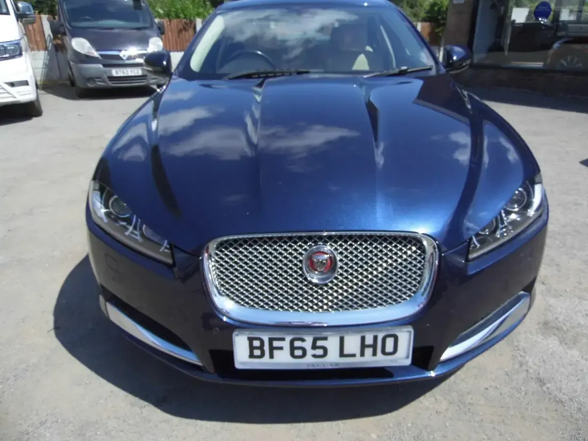 Used Jaguar XF Luxury 200 HP (147 kW) 2015 Blue Sedan