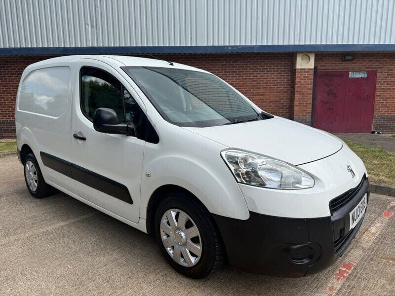 White Used 2013 Peugeot Partner S MPV | £2,495 (Fair price) - Image 1/4