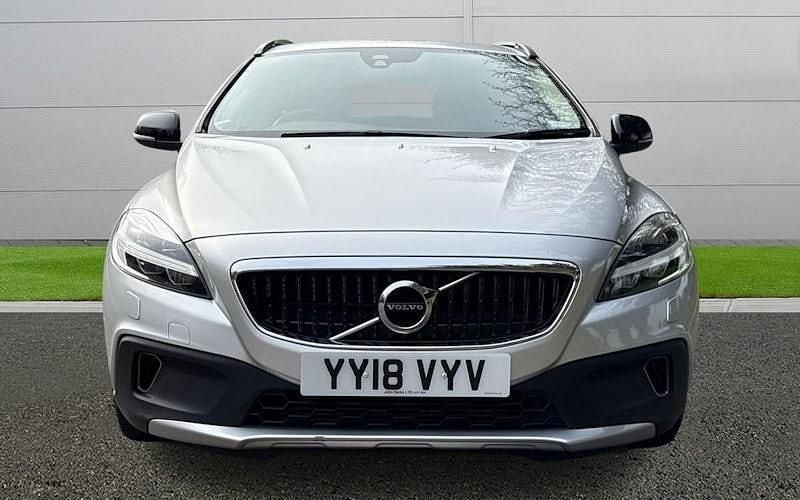 Usado Volvo V40 Plus 152 HP (111 kW) 2018 Prateado Citadino