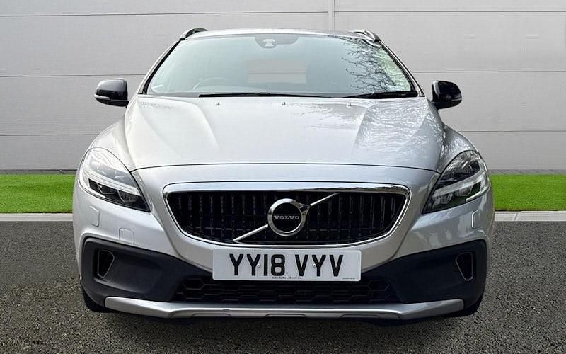 Used Volvo V40 Plus 152 HP (111 kW) 2019 Hatchback