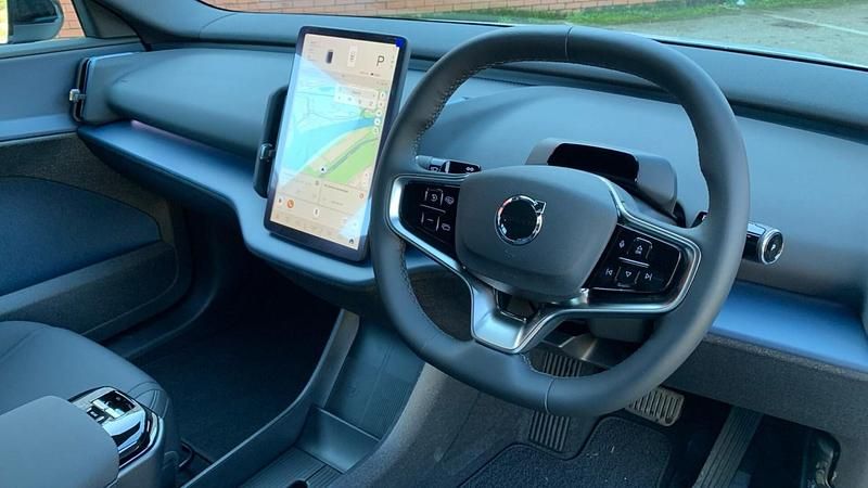 New Volvo EX30 Plus 200 kW (272 HP) 2026 White SUV