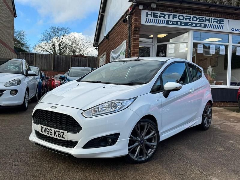 White Used 2016 Ford Fiesta ST-Line Hatchback | £4,995 (Fair price) - Image 1/4