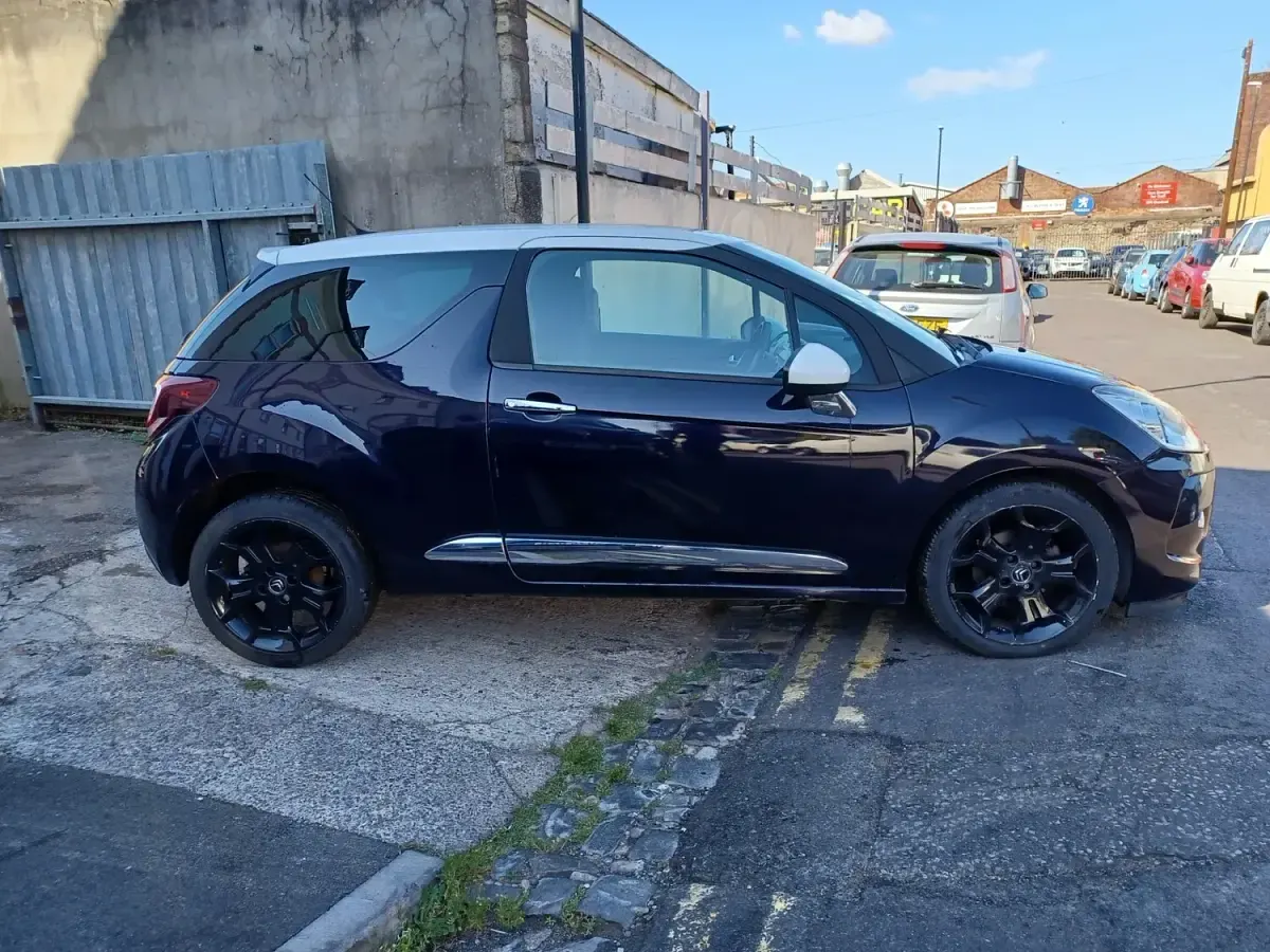 Used Citroën DS3 2014 Blue Hatchback
