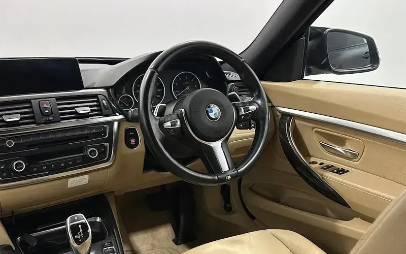 Used BMW 320 Luxury Line 184 HP (135 kW) 2013 Black Hatchback
