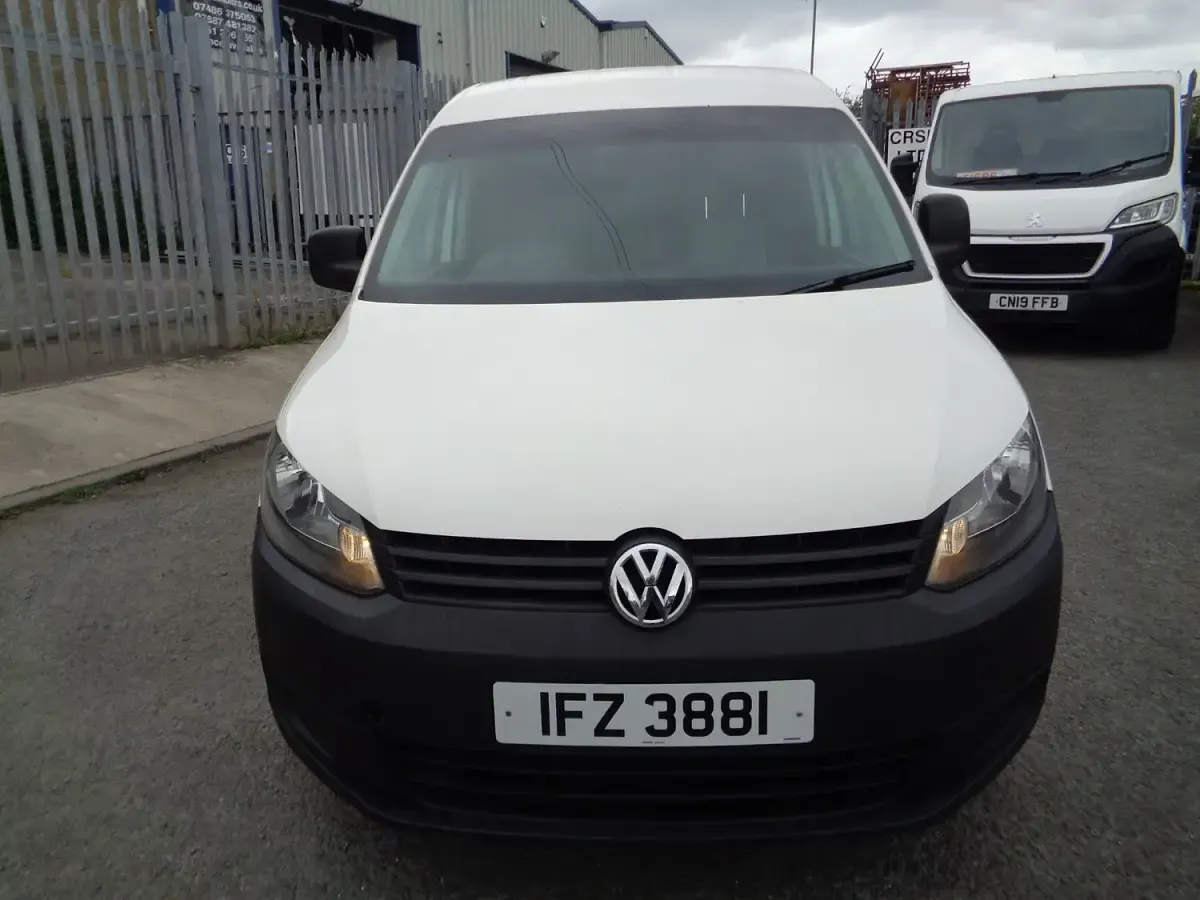 Used VW Caddy 75 HP (55 kW) 2012 White MPV