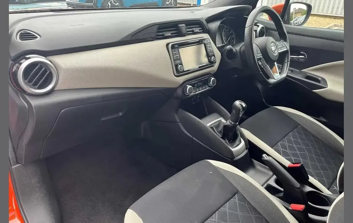 Used Nissan Micra N-Connecta 90 HP (66 kW) 2018 Orange Hatchback