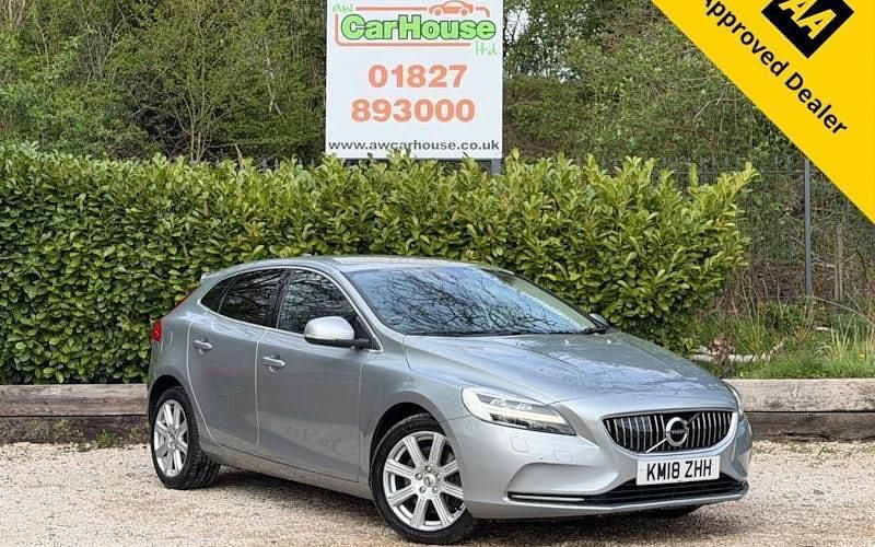 Usado Volvo V40 Inscription 150 HP (110 kW) 2018 Prateado Citadino