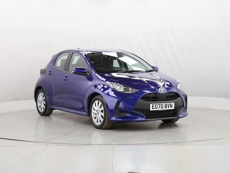 Used Toyota Yaris Hybrid 116 HP (85 kW) 2020 Blue Hatchback