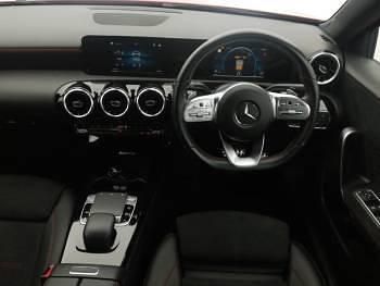 Usado Mercedes A200 AMG line 150 HP (110 kW) 2019 Vermelho Citadino