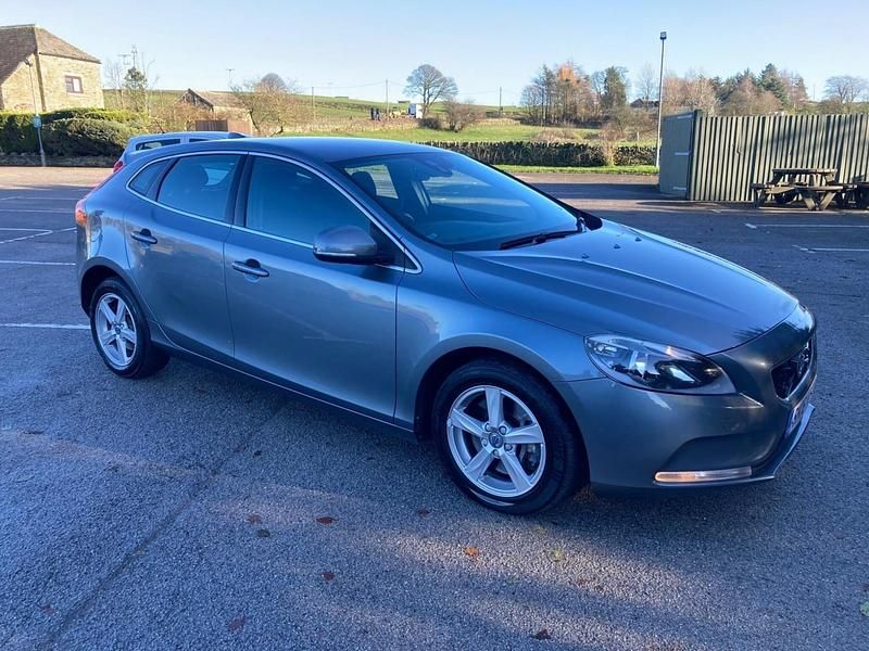 Grey Used 2016 Volvo V40 SE Hatchback | £5,795 (Fair price) - Image 1/4