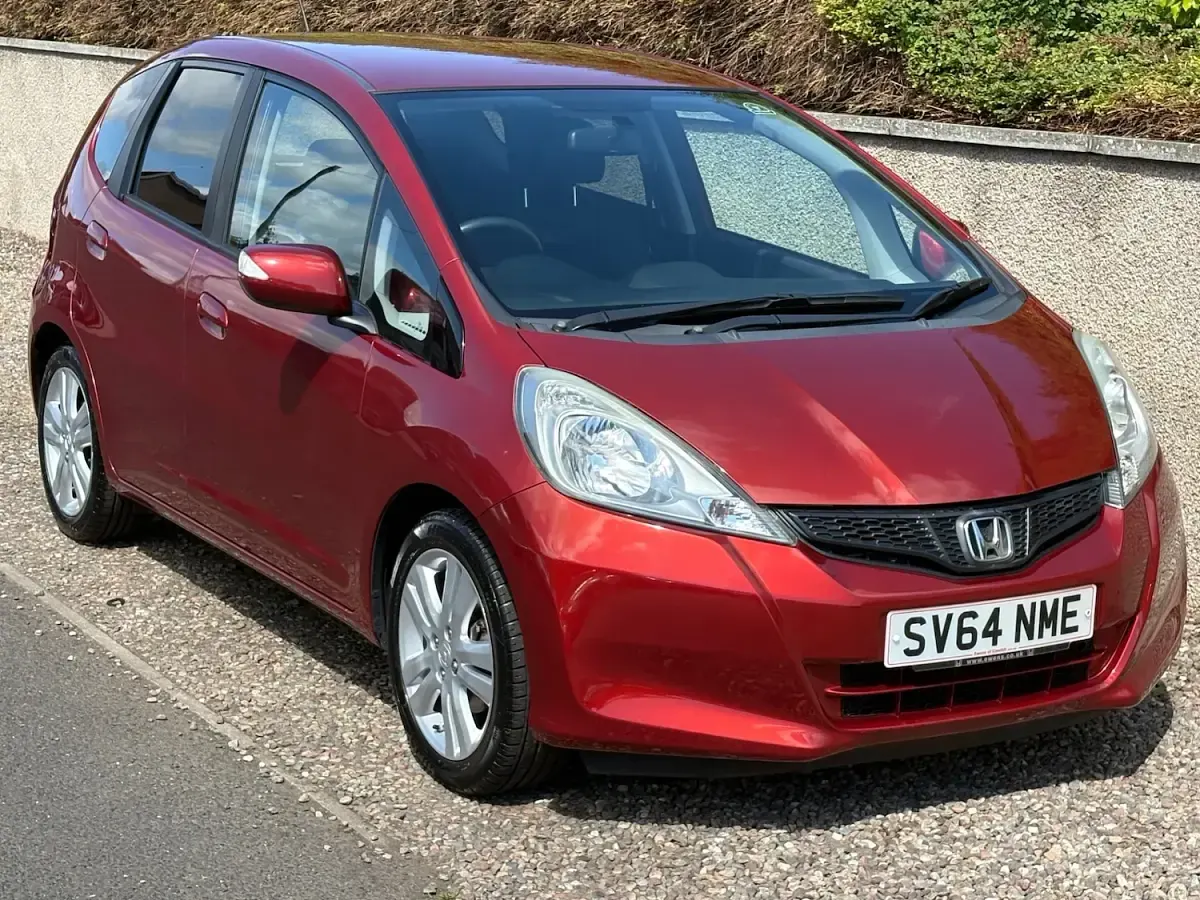 Used Honda Jazz ES 99 HP (72 kW) 2014 Red Hatchback