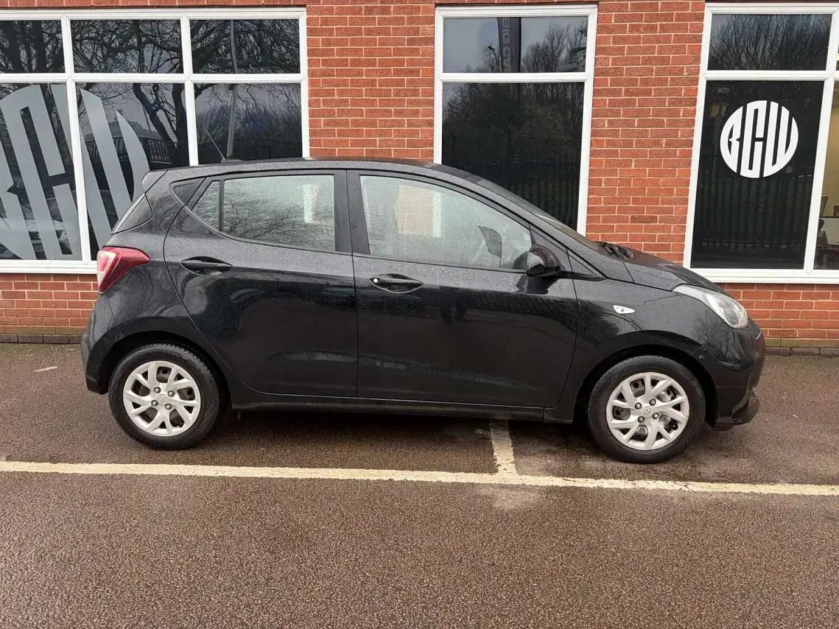 Used Hyundai i10 SE 87 HP (63 kW) 2019 Black Hatchback