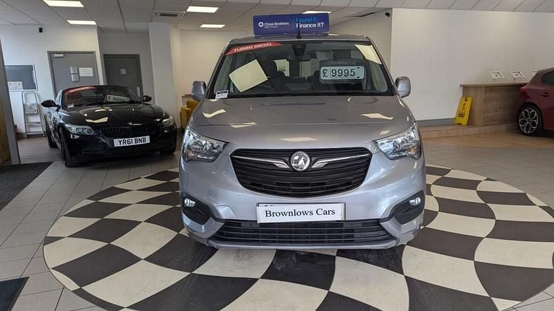 Used Vauxhall Combo S 100 HP (73 kW) 2018 Grey MPV