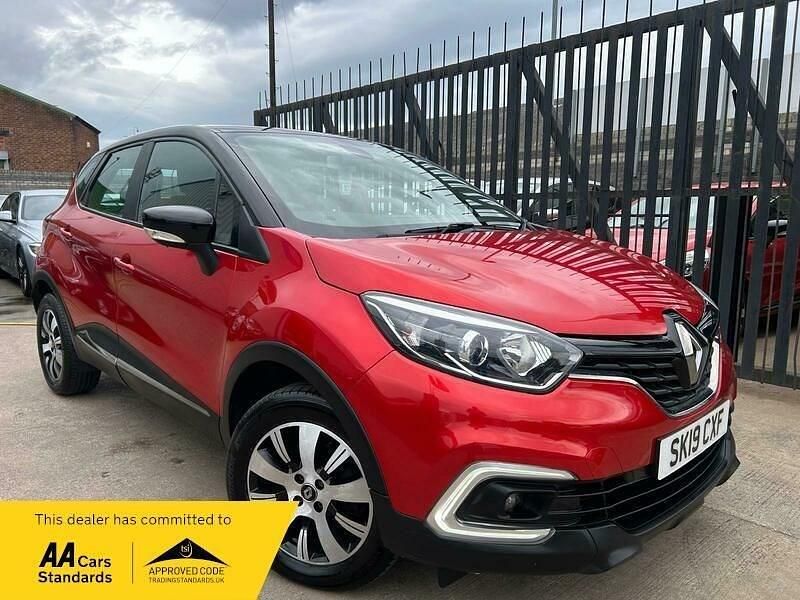 Used Renault Captur Play 90 HP (66 kW) 2019 Red/black SUV