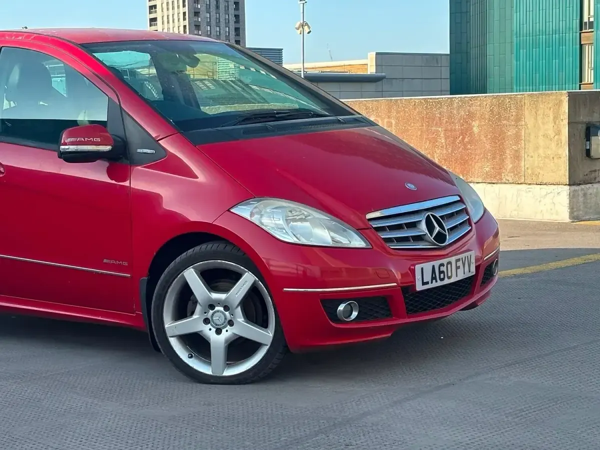 Used Mercedes A160 Avantgarde 95 HP (69 kW) 2010 Red Hatchback