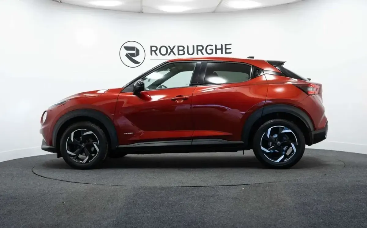Używany Nissan Juke N-Connecta 143 KM (105 kW) 2023 Czerwony SUV