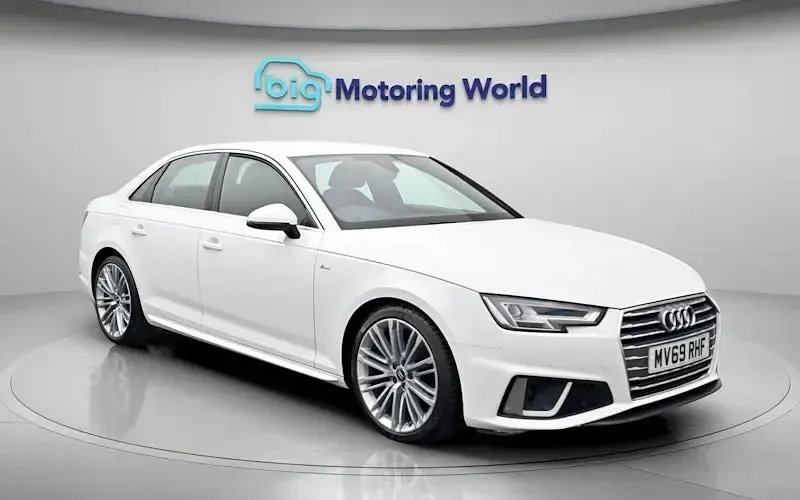 Used Audi A4 S-Line 150 HP (110 kW) 2019 White Sedan