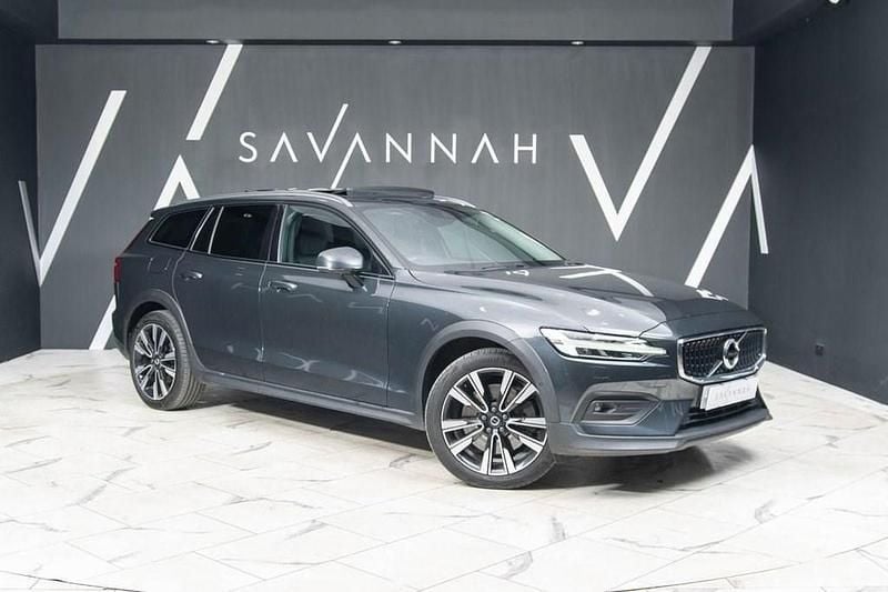 Used Volvo V60 CC Plus 250 HP (183 kW) 2020 Grey Estate