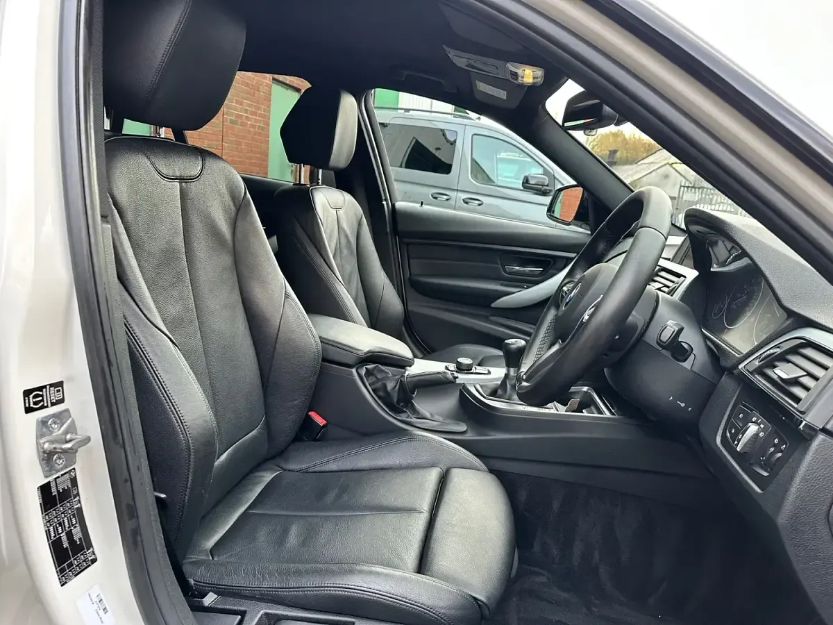 Used BMW 318 M Sport 2013 White Estate