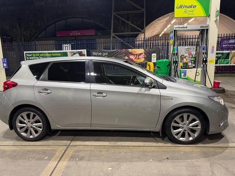 Used Toyota Auris Hybrid 2015 Grey Hatchback