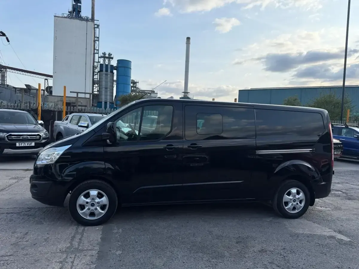 Used Ford Transit Custom Limited 130 HP (95 kW) 2016 Black Van