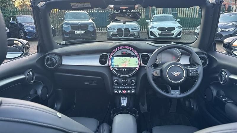 Used Mini Cooper Exclusive 136 HP (100 kW) 2021 White Hatchback