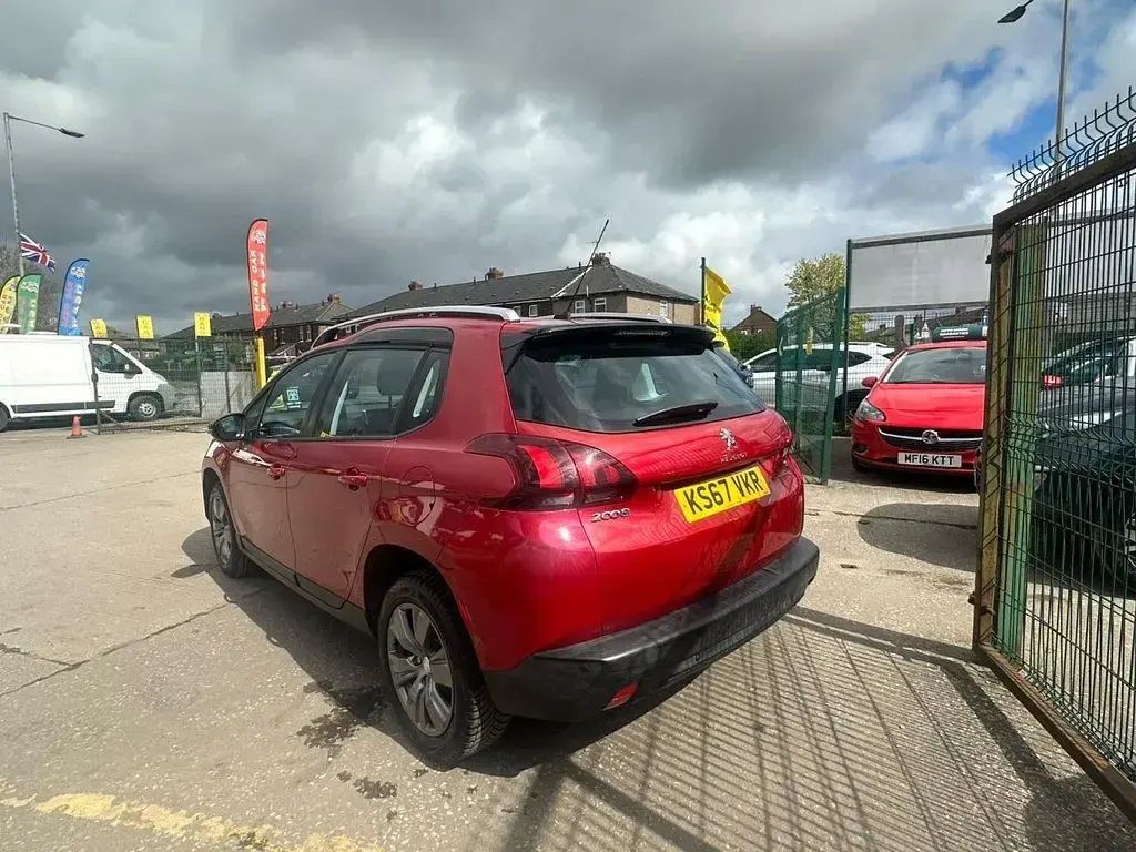 Used Peugeot 2008 Active 82 HP (60 kW) 2018 Red SUV