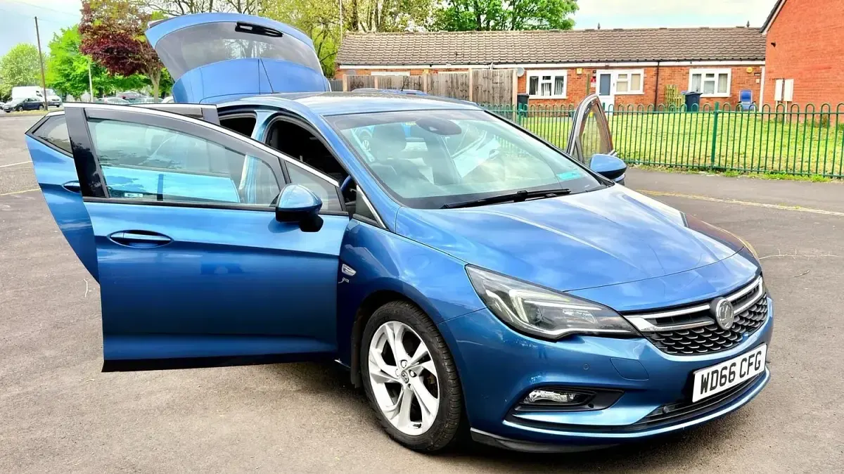 Used Vauxhall Astra SRi 2016 Blue Hatchback