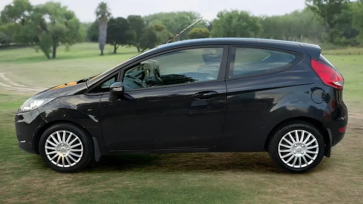 Used Ford Fiesta 96 HP (70 kW) 2010 Black Hatchback
