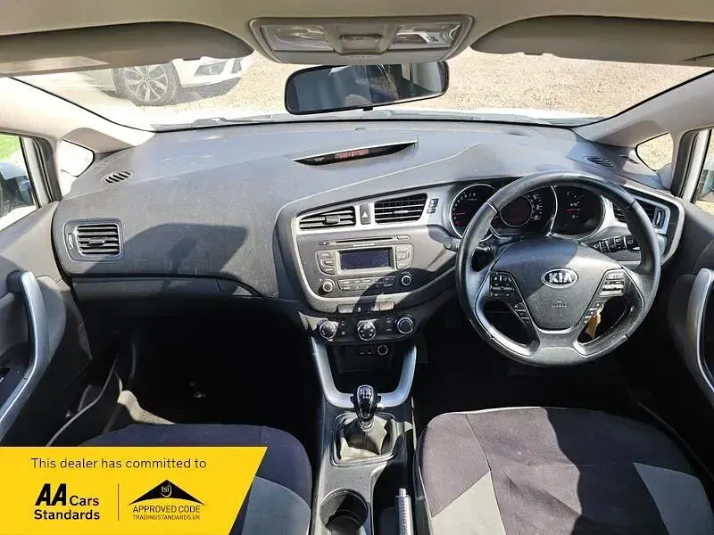 Used Kia Ceed 133 HP (97 kW) 2014 White Hatchback