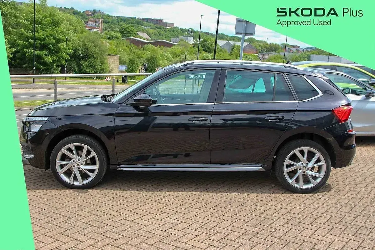 Used Skoda Kamiq SE L Executive 147 HP (108 kW) 2022 Black magic pearl effect SUV