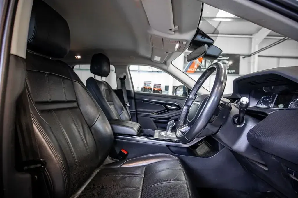 Used Land Rover Range Rover evoque S 180 HP (132 kW) 2019 White SUV
