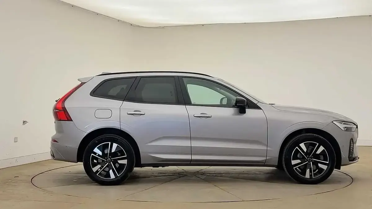 Used Volvo XC60 Plus 250 HP (183 kW) 2025 Aurora silver SUV