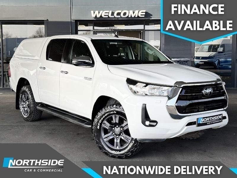 Used Toyota HiLux 150 HP (110 kW) 2021 White Pickup
