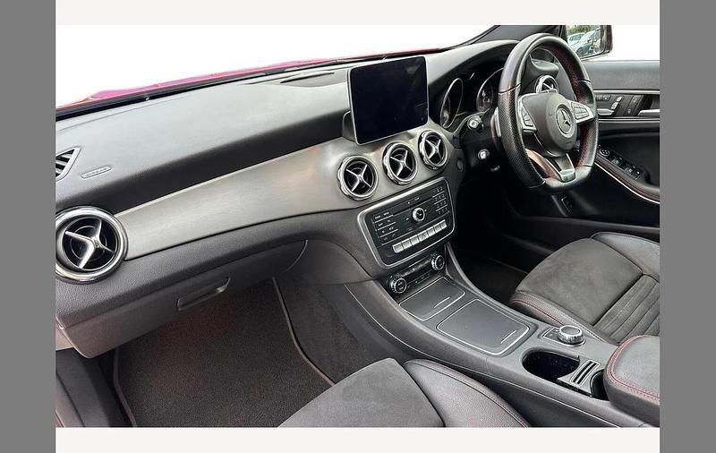 Used Mercedes GLA200 AMG line 156 HP (114 kW) 2019 Red SUV