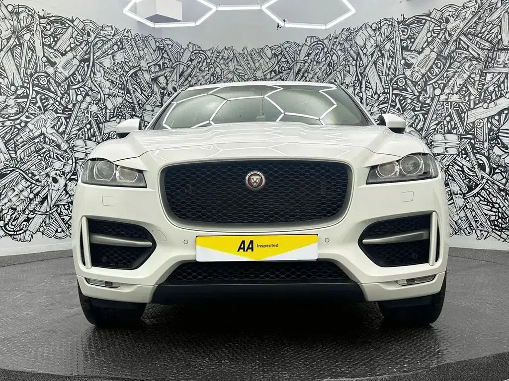 Used Jaguar F-Pace R-Sport 180 HP (132 kW) 2019 White SUV