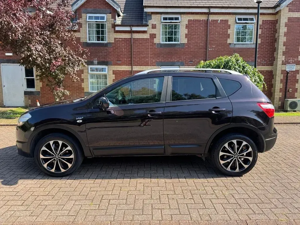 Used Nissan Qashqai N-TEC 110 HP (80 kW) 2012 Black SUV