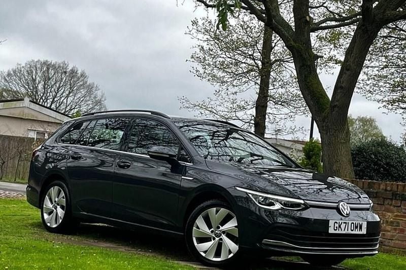 Begagnad VW Golf VII Style 2021 Halvkombi