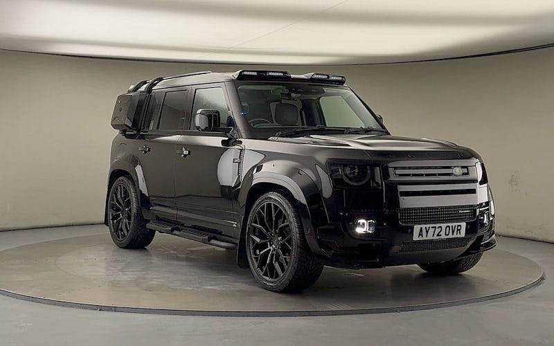 Used 2025 Land Rover Defender HSE Dynamic Estate | £67,500 (Expensive) - Image 1/4