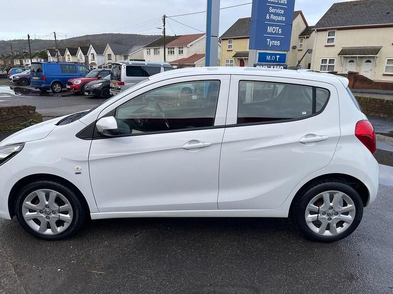 Used Vauxhall Viva 75 HP (55 kW) 2017 White Hatchback