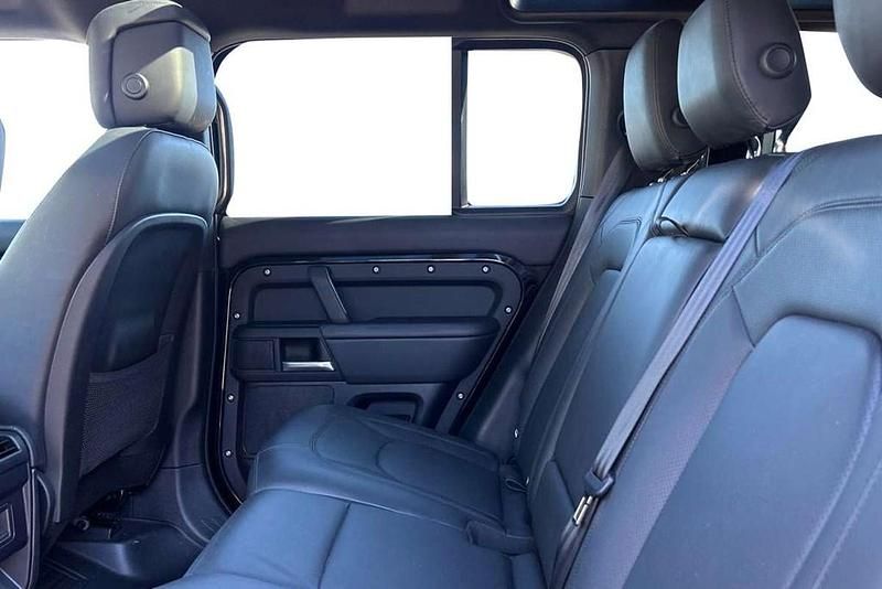 Used Land Rover Defender HSE Dynamic 296 HP (217 kW) 2024 Black SUV
